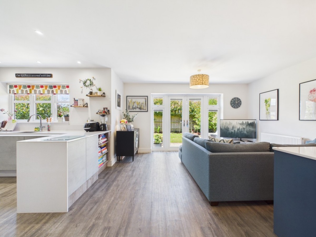 Kensett Avenue, Southwater