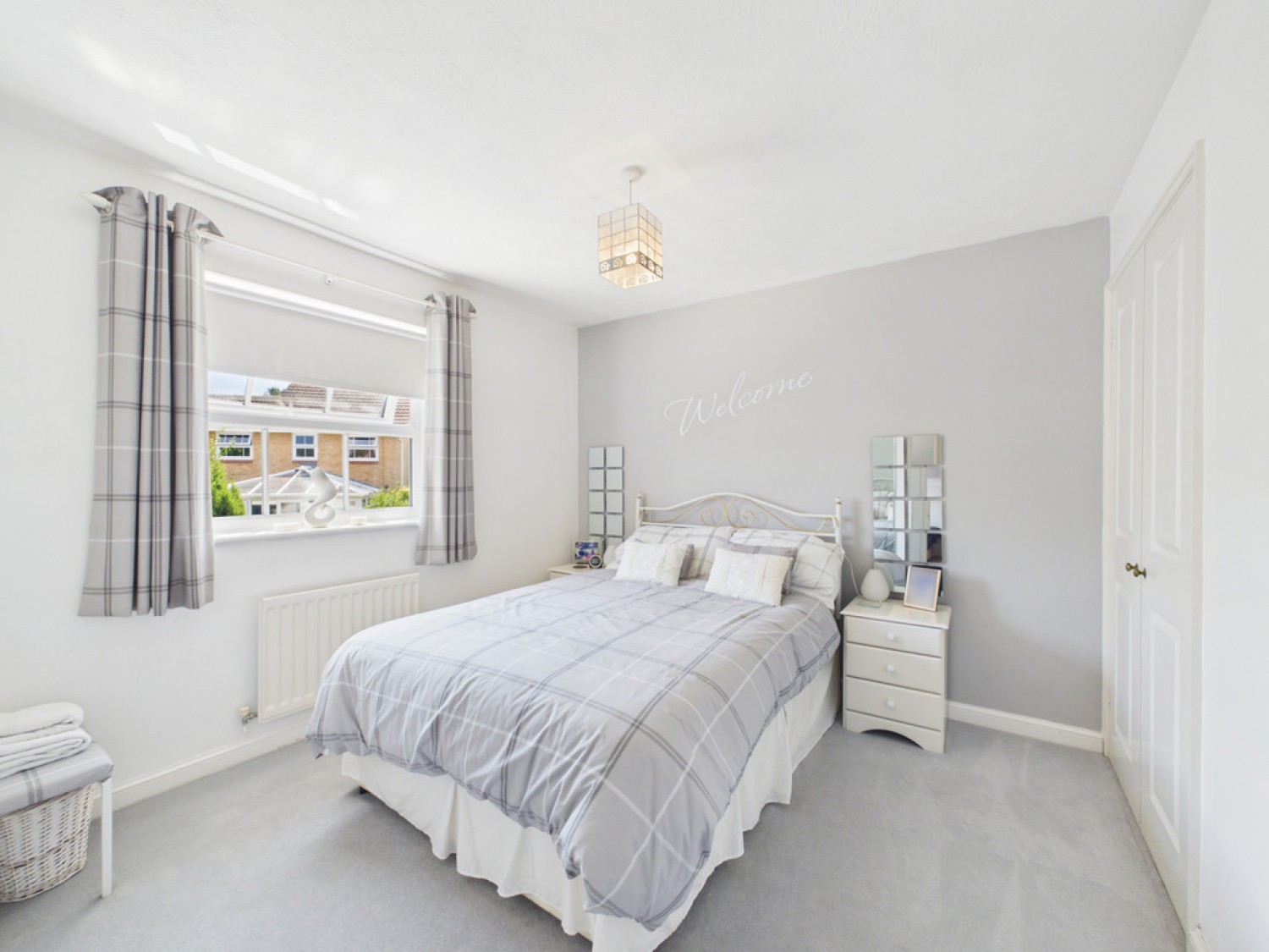 4 bedroom House for Sale Earles Meadow, Horsham