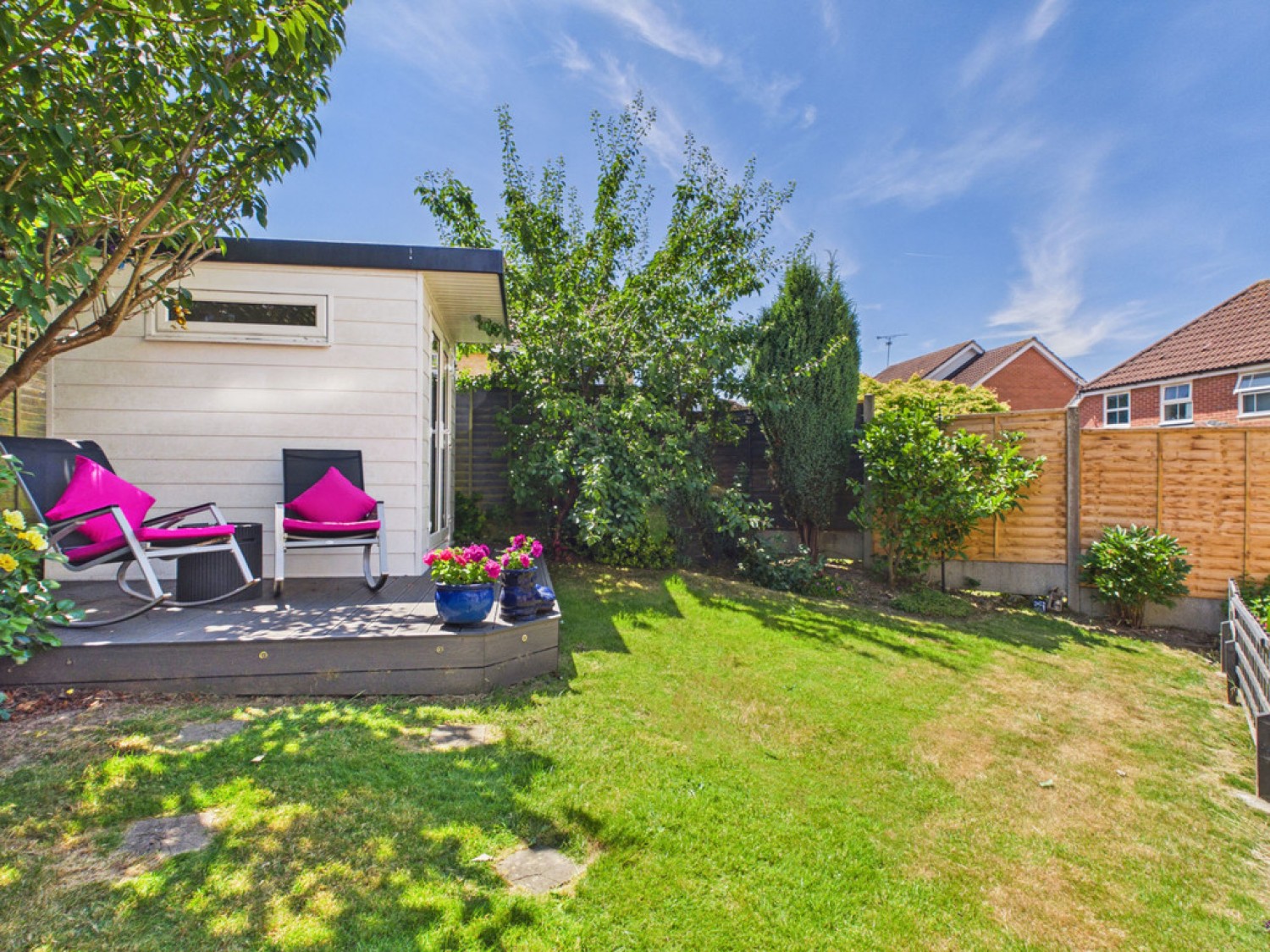 4 bedroom House for Sale Earles Meadow, Horsham