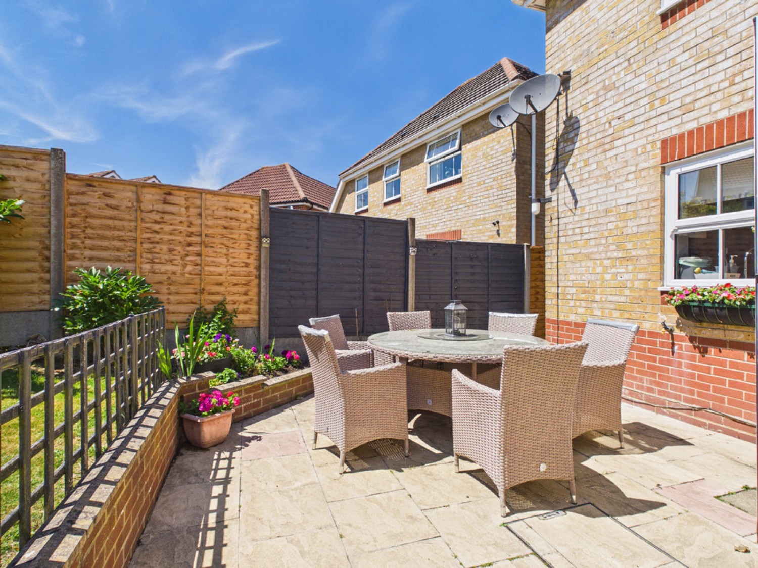 4 bedroom House for Sale Earles Meadow, Horsham