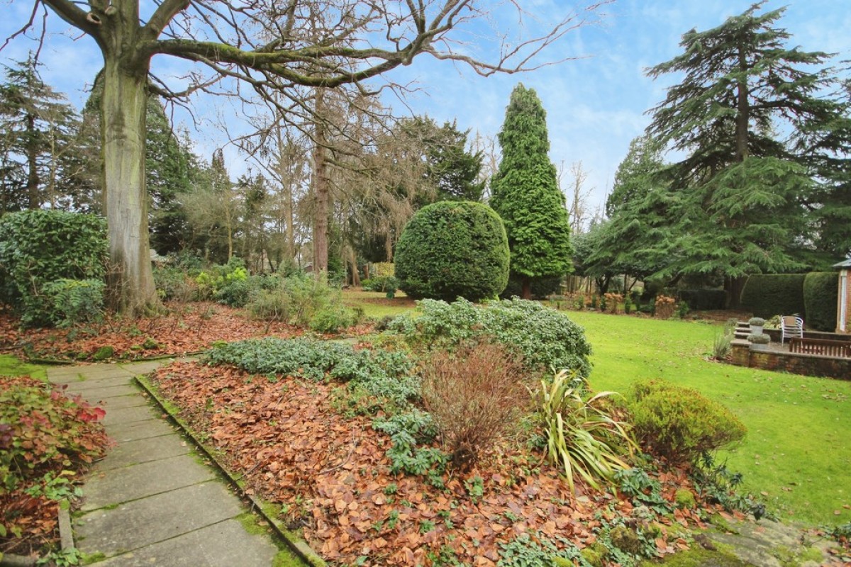 Dormans Road, Lingfield