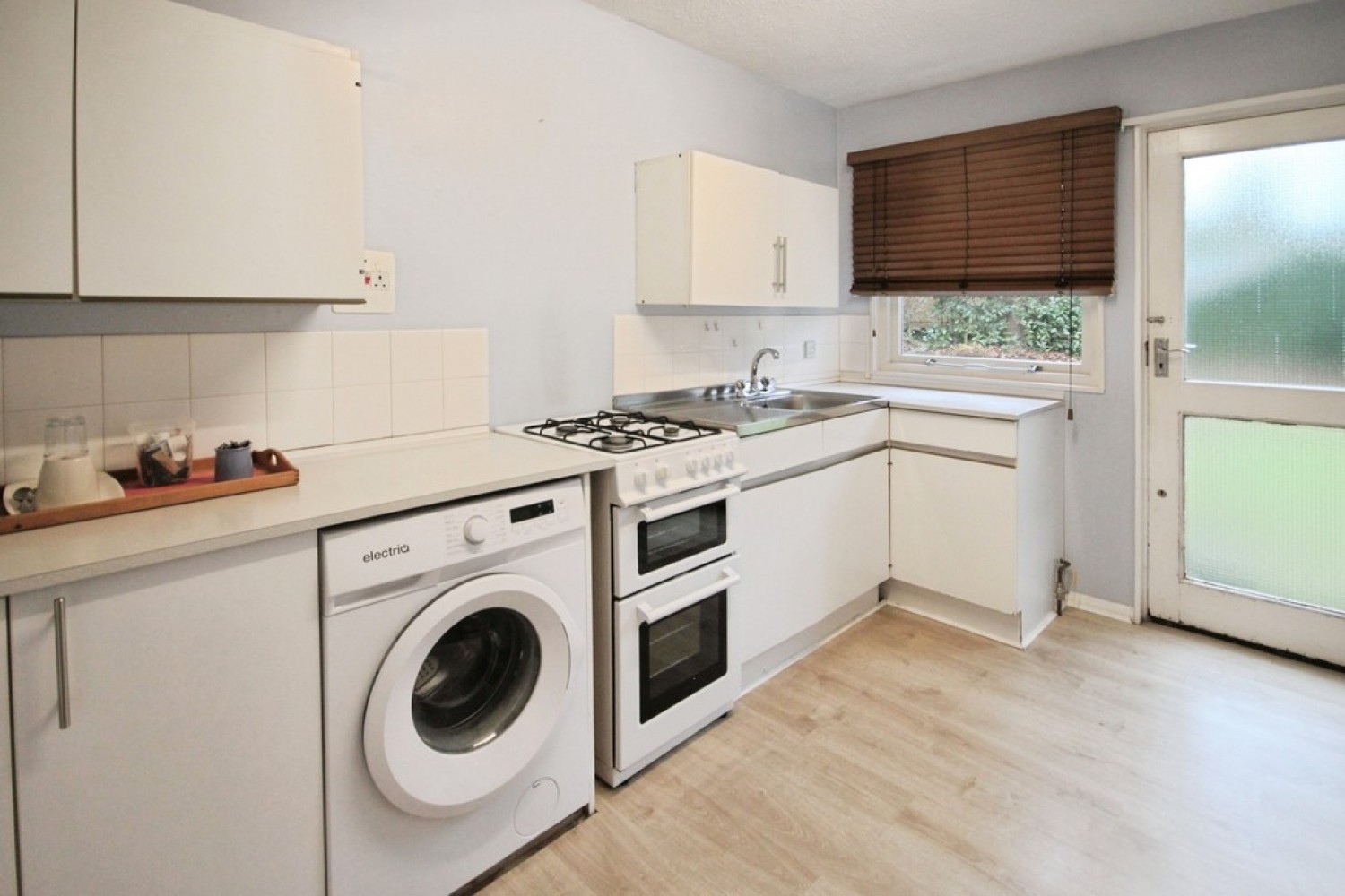 2 bedroom Bungalow for Letting Dormans Road, Lingfield