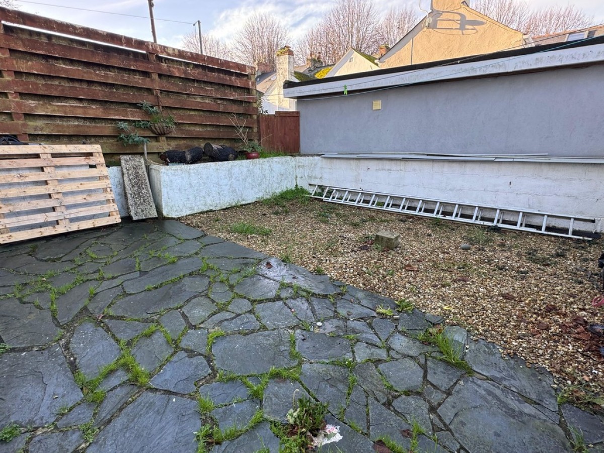 Lister Hill, Falmouth