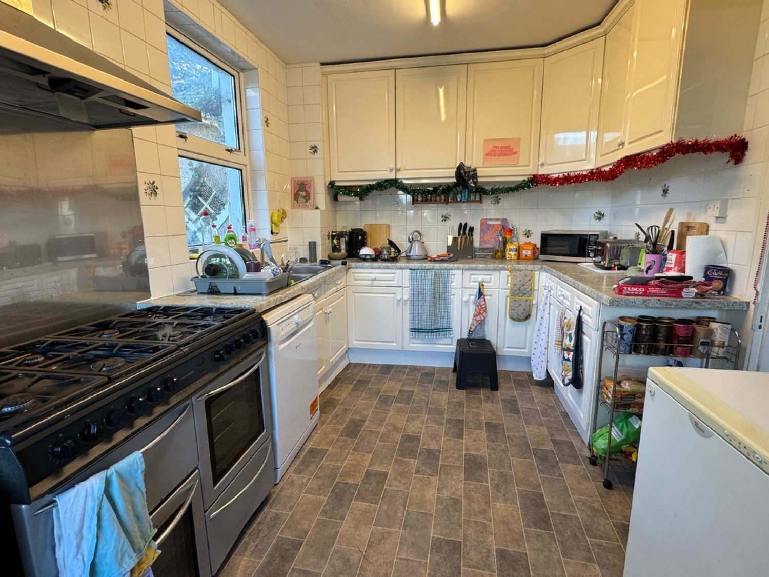 6 bedroom House for Letting Dracaena Avenue