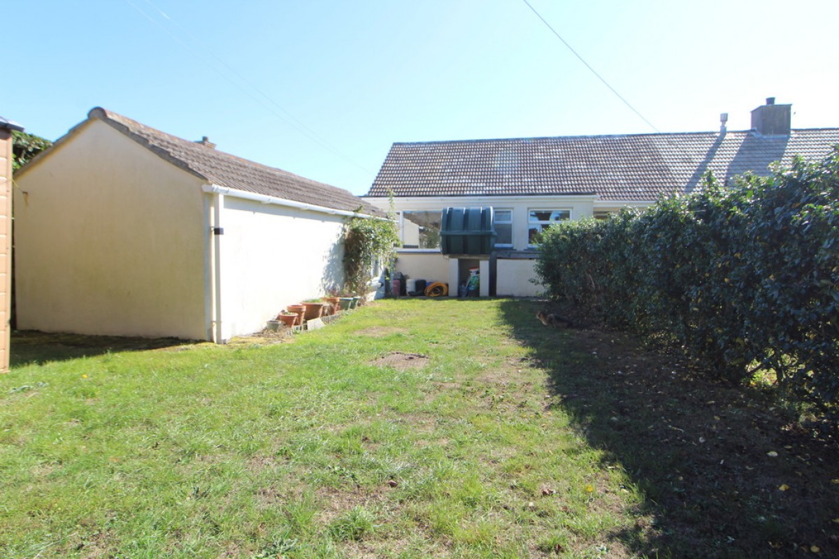 Polurrion Road, Mullion