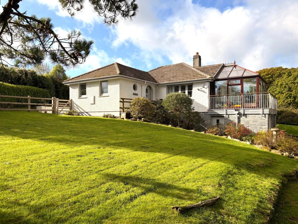 Orchard Lane, Helford