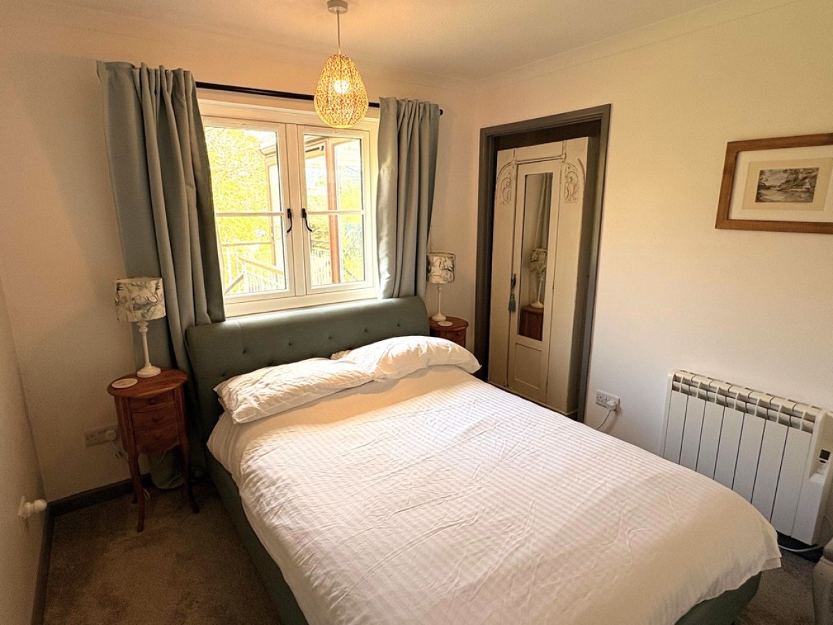 Orchard Lane, Helford