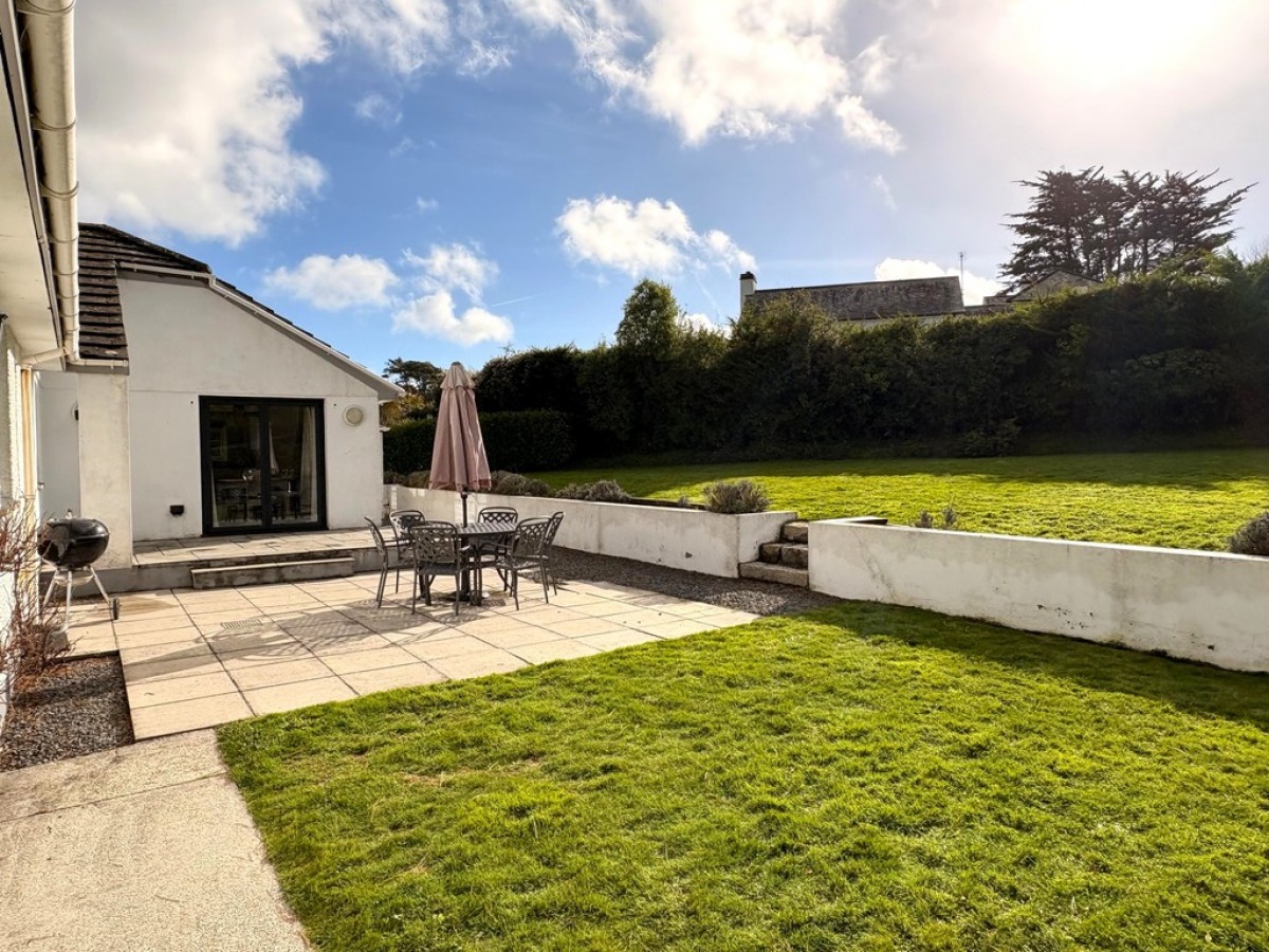 Orchard Lane, Helford