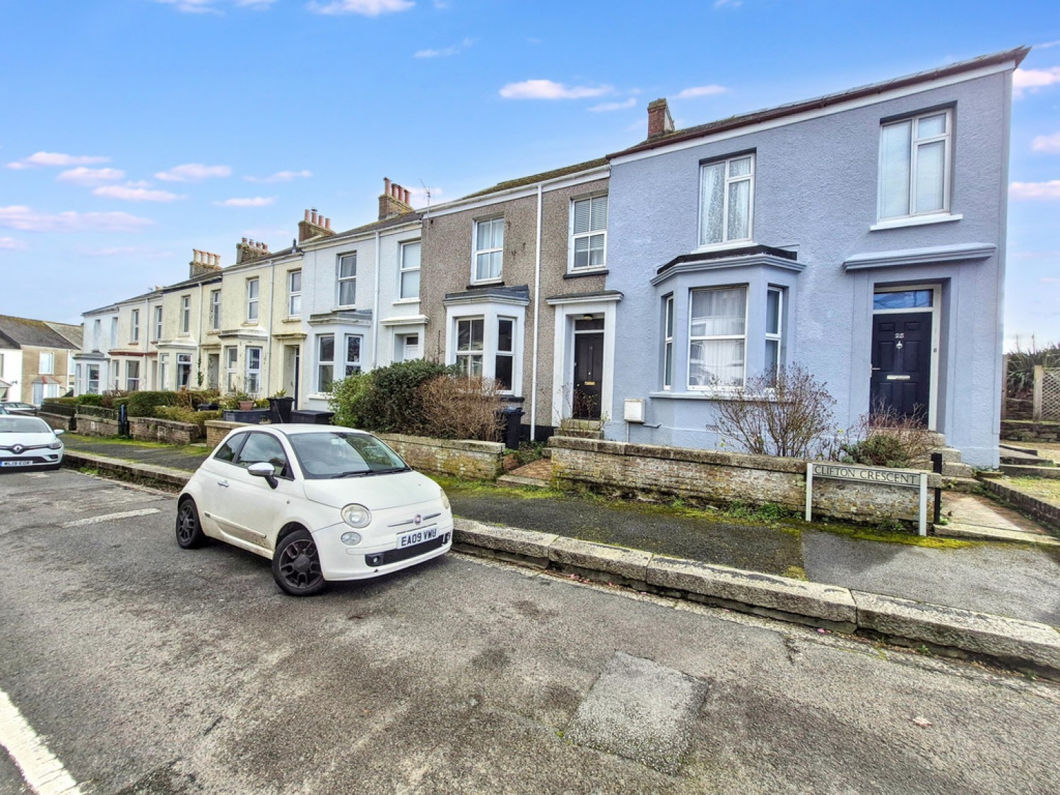 4 bedroom House for Sale Clifton Crescent