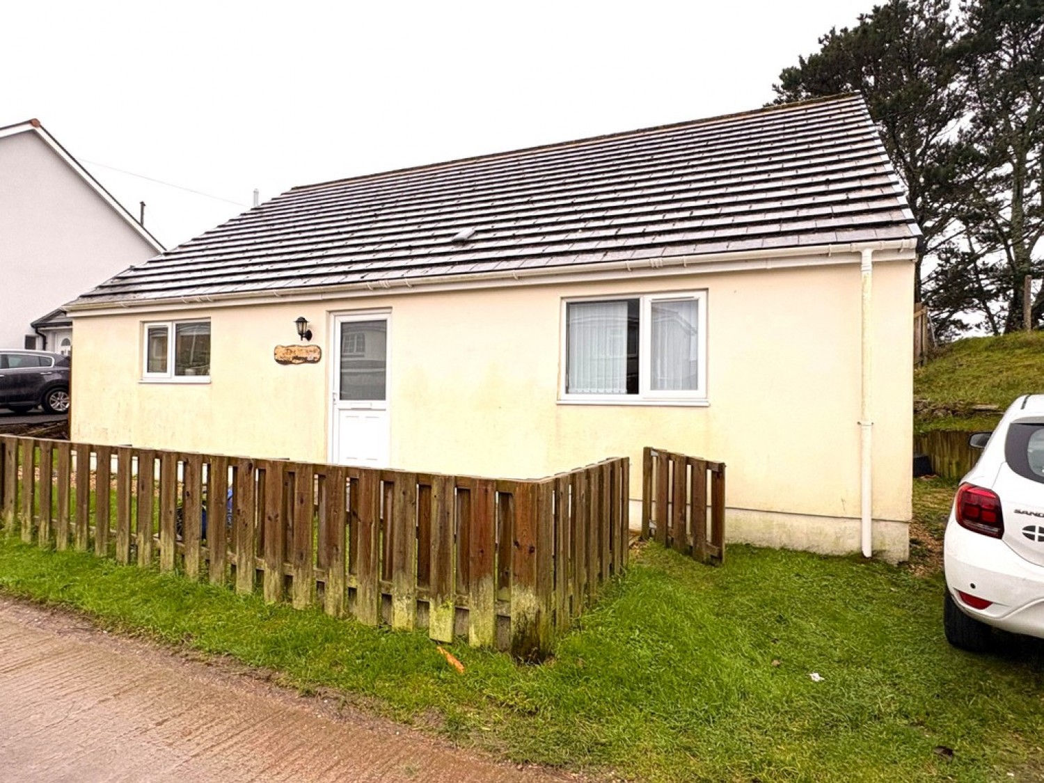 3 bedroom Bungalow for Letting Trevethick Lane, Pool