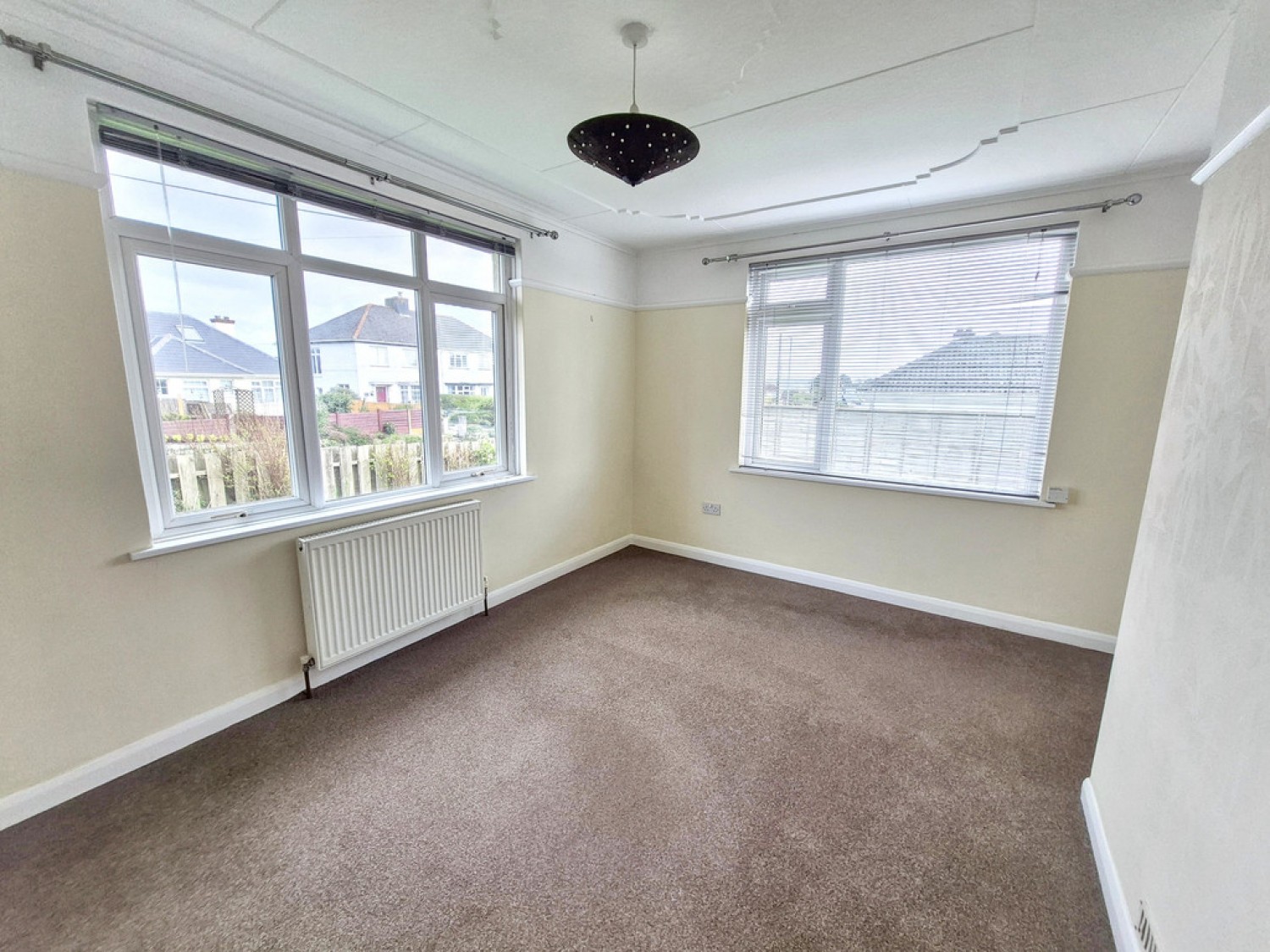 2 bedroom Bungalow for Sale Turnpike, Helston, Cornwall