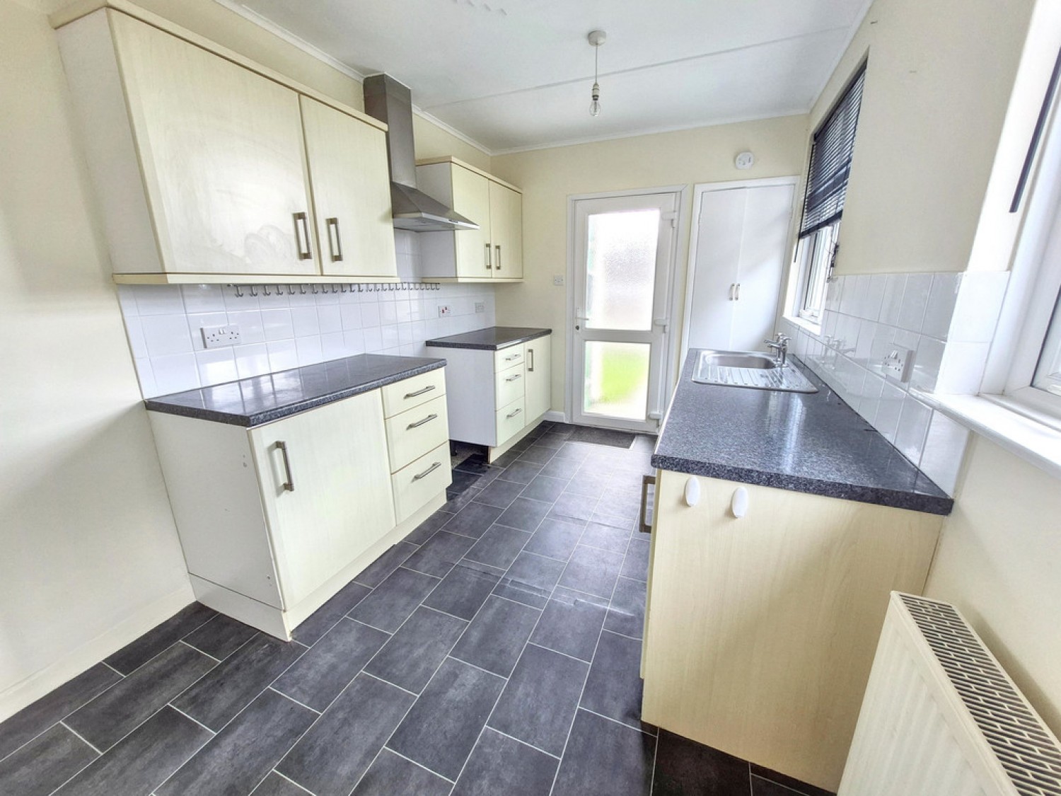 2 bedroom Bungalow for Sale Turnpike, Helston, Cornwall