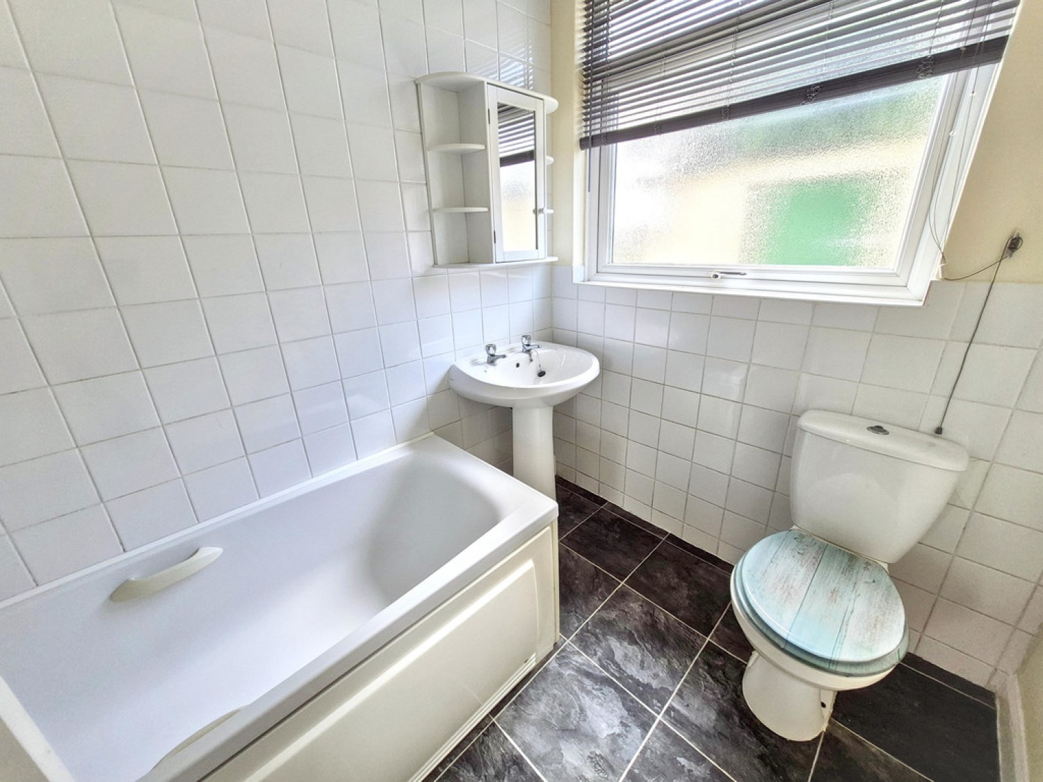 2 bedroom Bungalow for Sale Turnpike, Helston, Cornwall