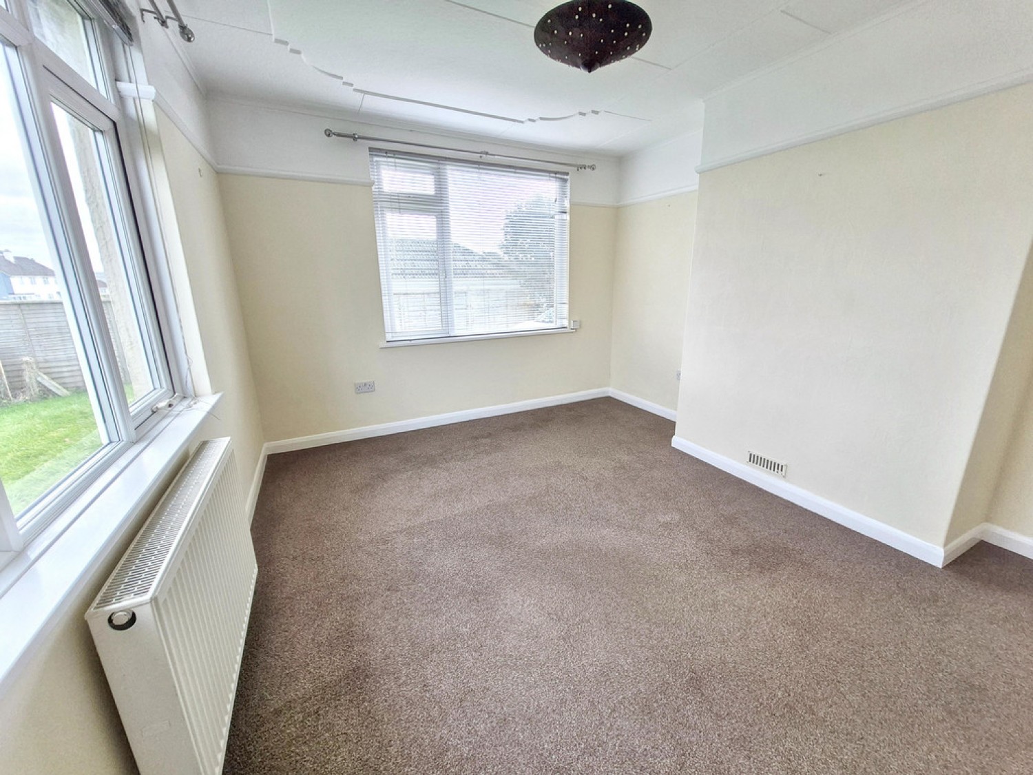 2 bedroom Bungalow for Sale Turnpike, Helston, Cornwall