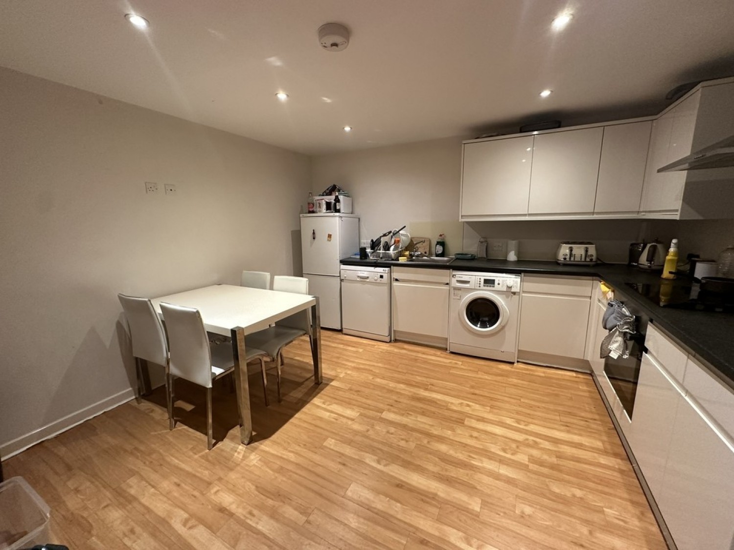 4 bedroom House of Multiple Occupation in Market Street, Falmouth