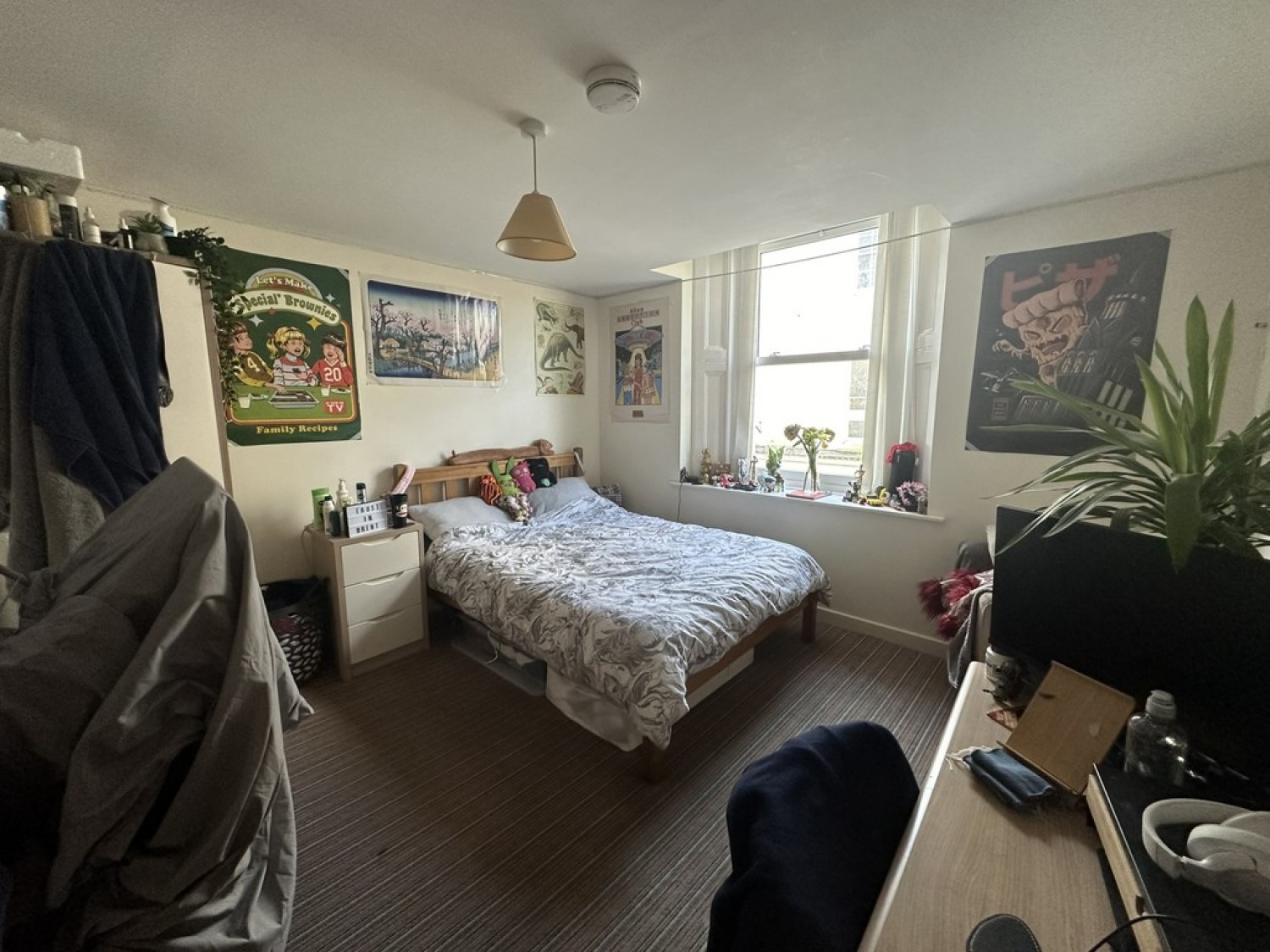 4 bedroom House of Multiple Occupation in Market Street, Falmouth