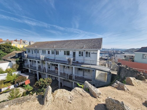 Cliff Court, Pikes Hill