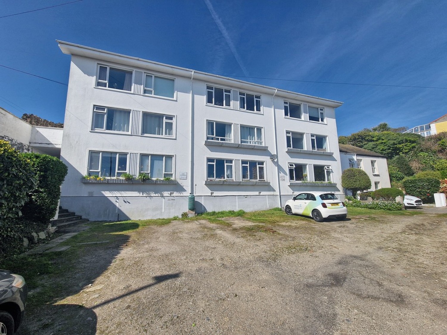 Cliff Court, Pikes Hill