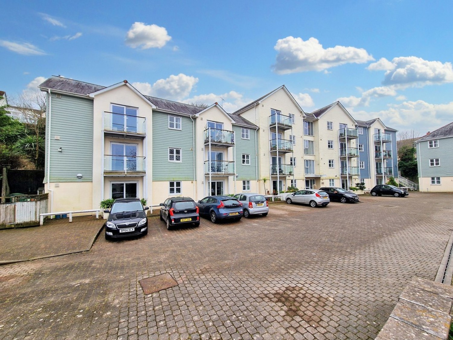 1 bedroom Flat for Sale College Hill