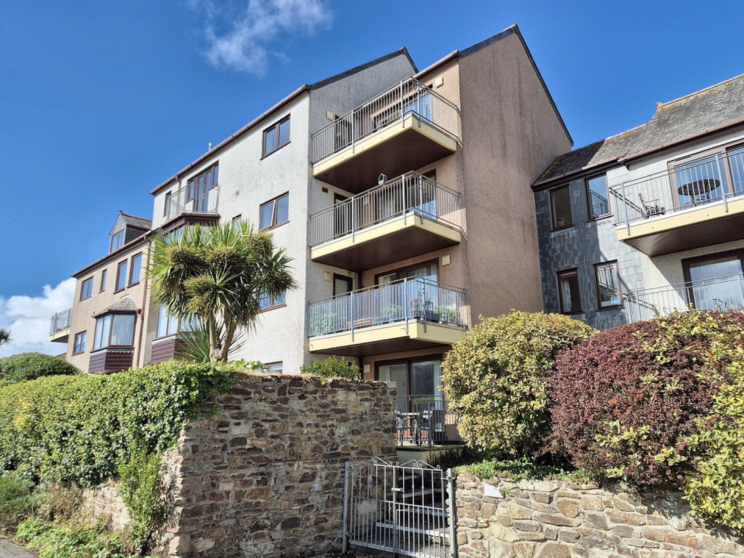 3 bedroom Flat for Sale Trevethan Court