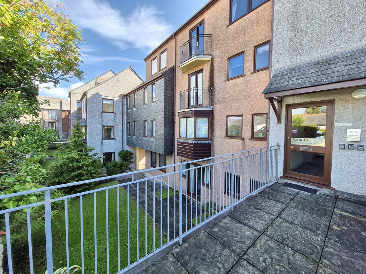 3 bedroom Flat for Sale Trevethan Court