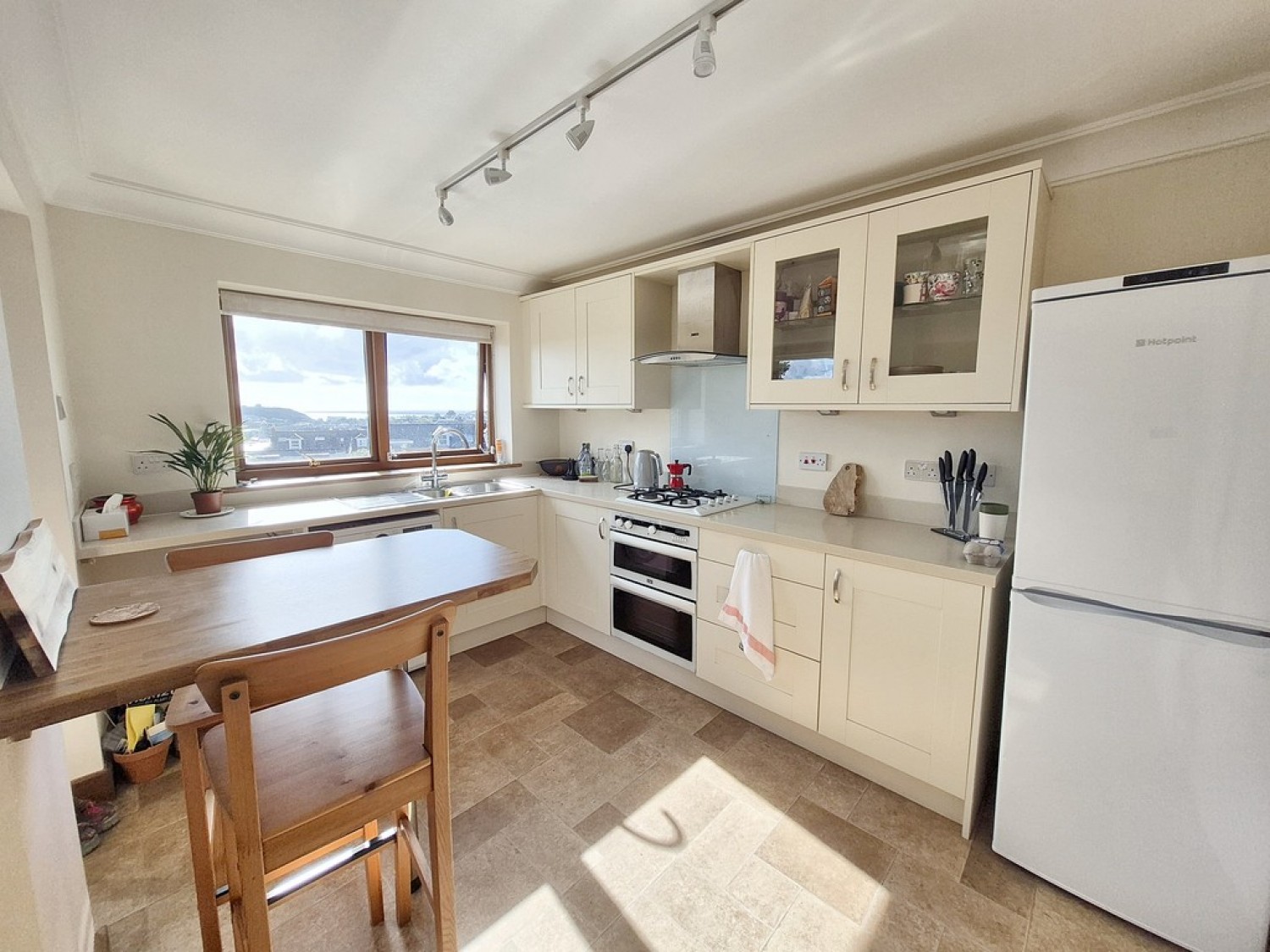 3 bedroom Flat for Sale Trevethan Court