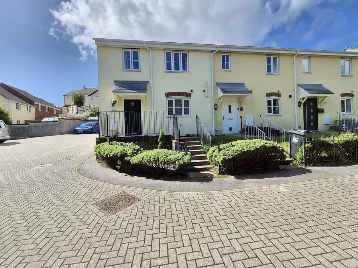 Plover Avenue, Helston