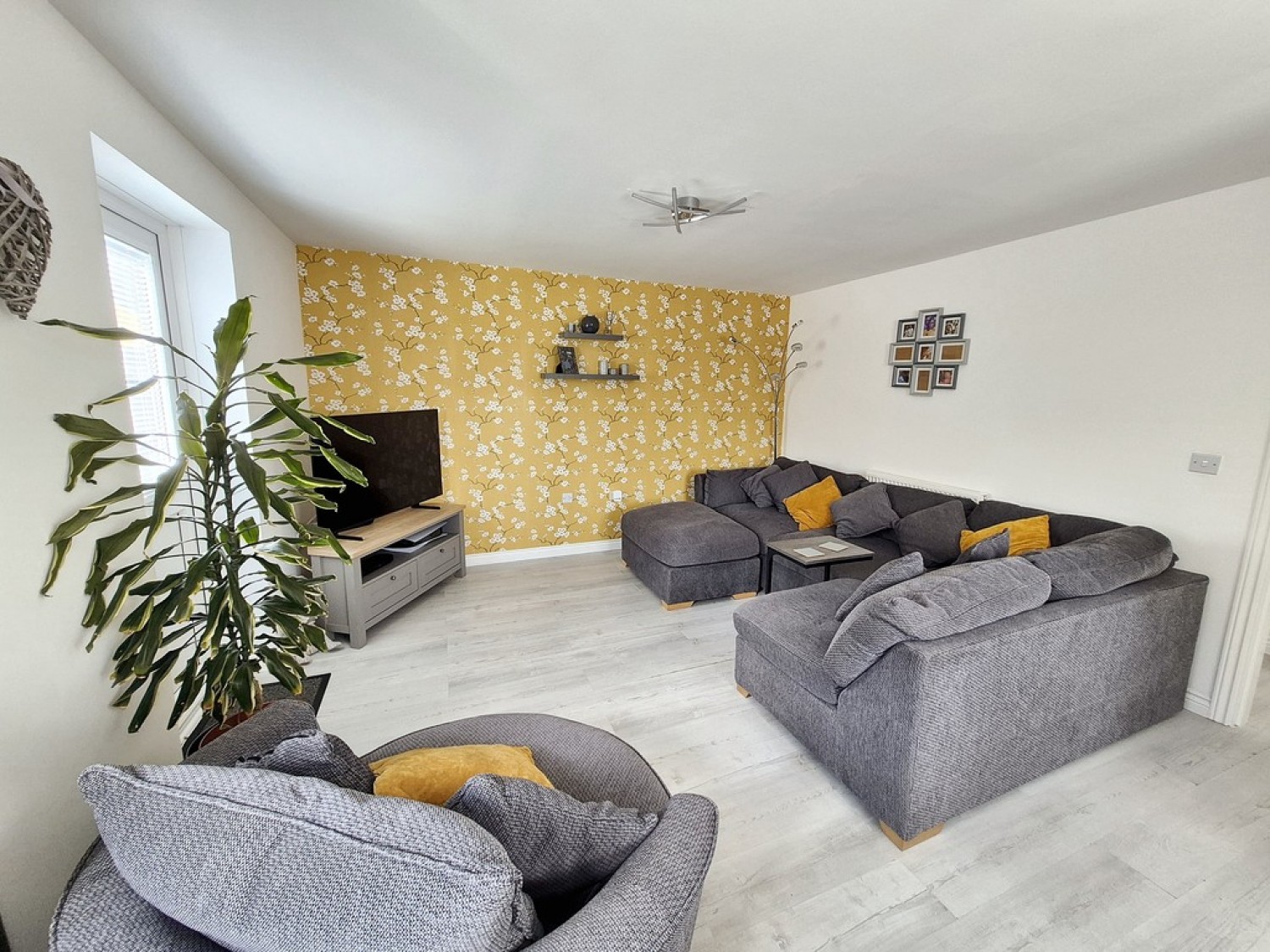3 bedroom House for Sale Plover Avenue, Helston