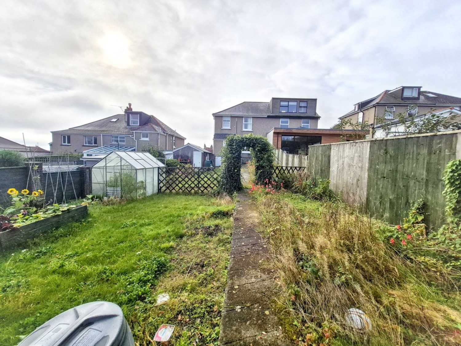 3 bedroom House in Highfield Road