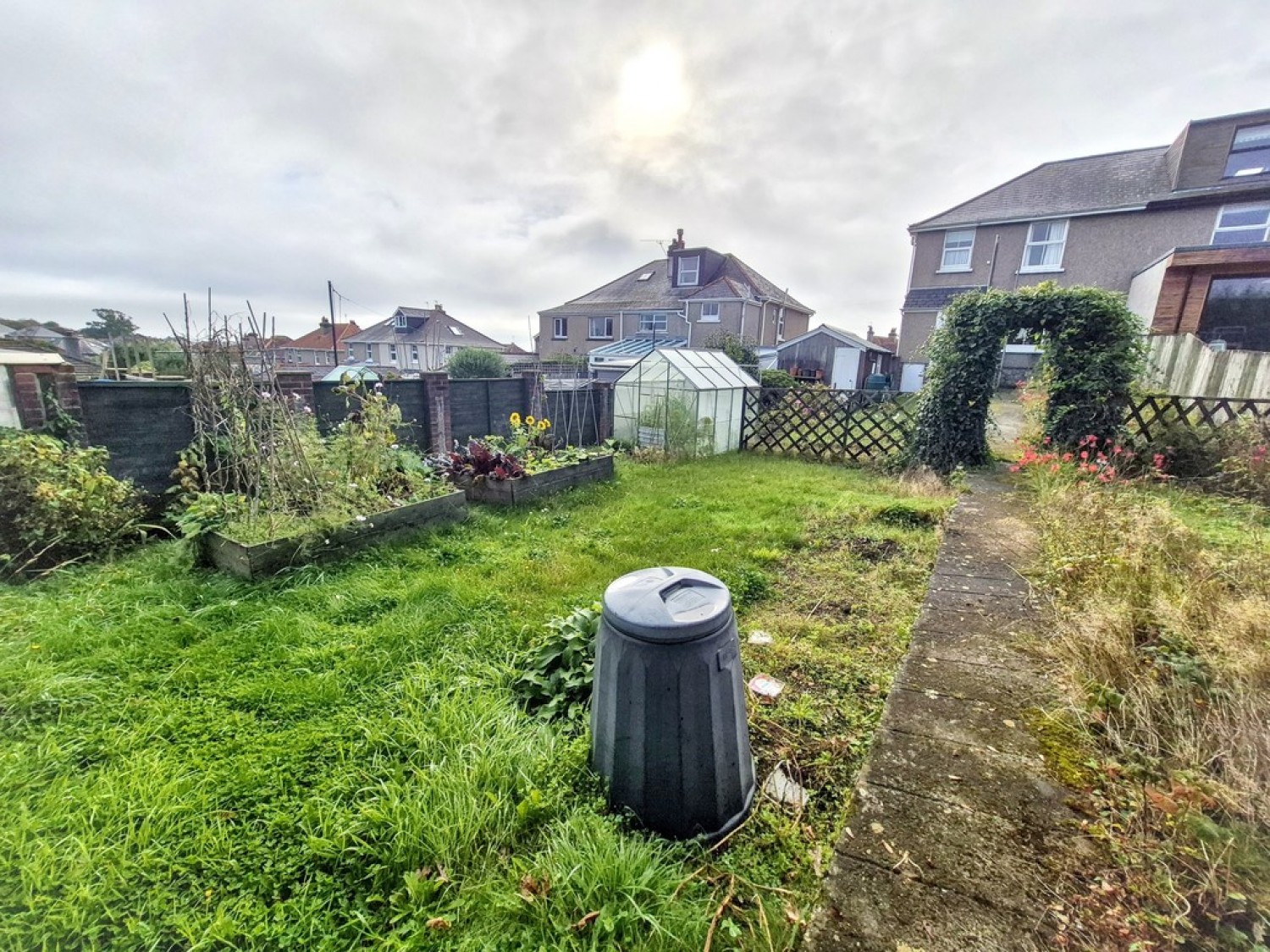 3 bedroom House in Highfield Road