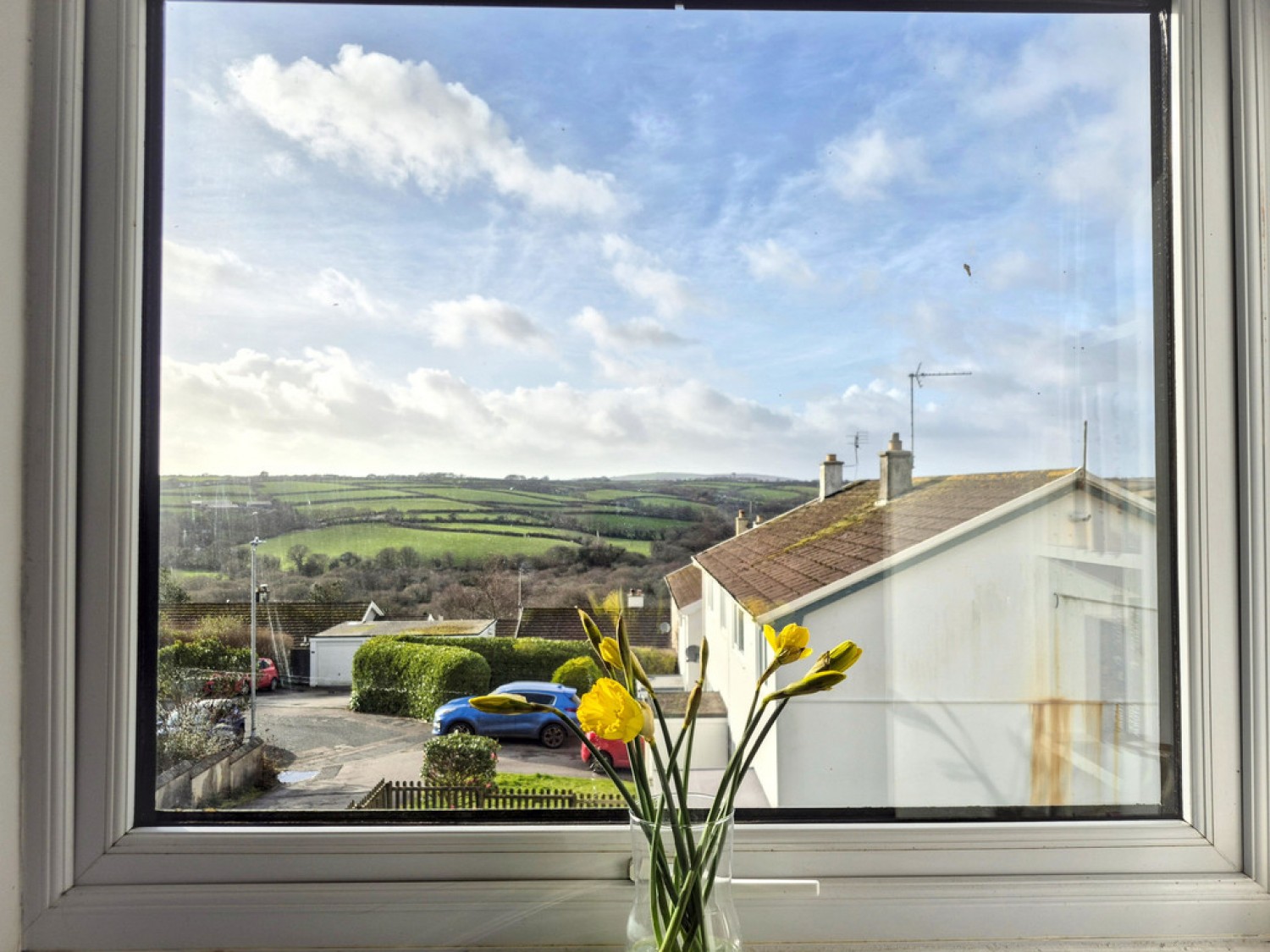 3 bedroom House for Sale Trenance Close