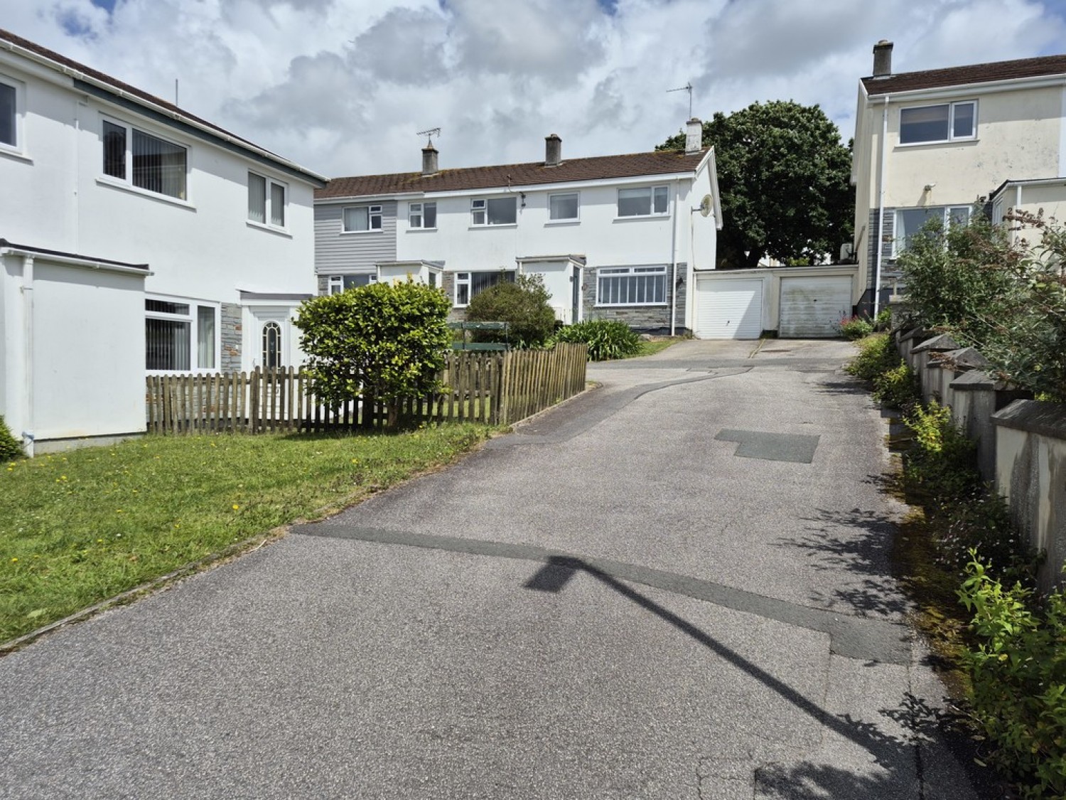 3 bedroom House for Sale Trenance Close