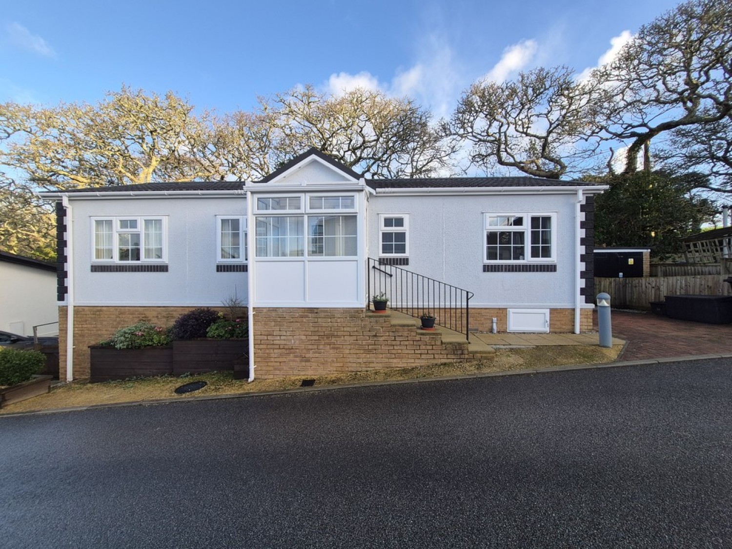 2 bedroom House for Sale Twinbrook Park