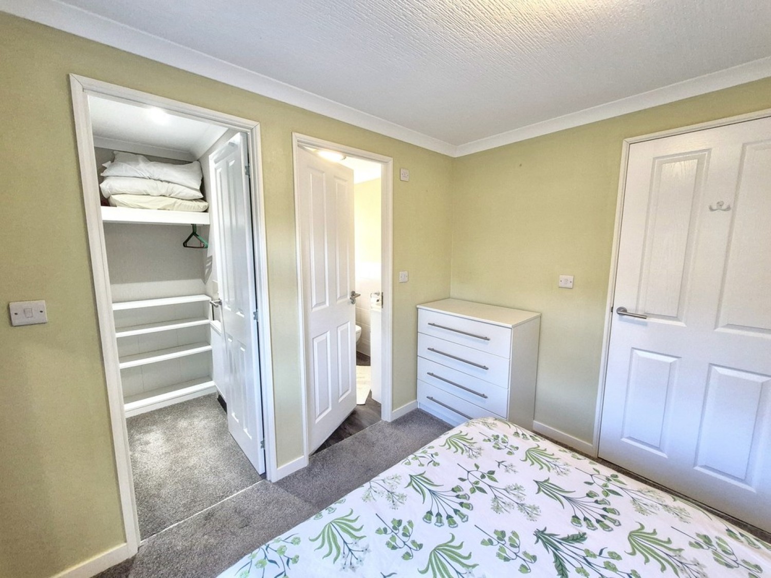2 bedroom House for Sale Twinbrook Park