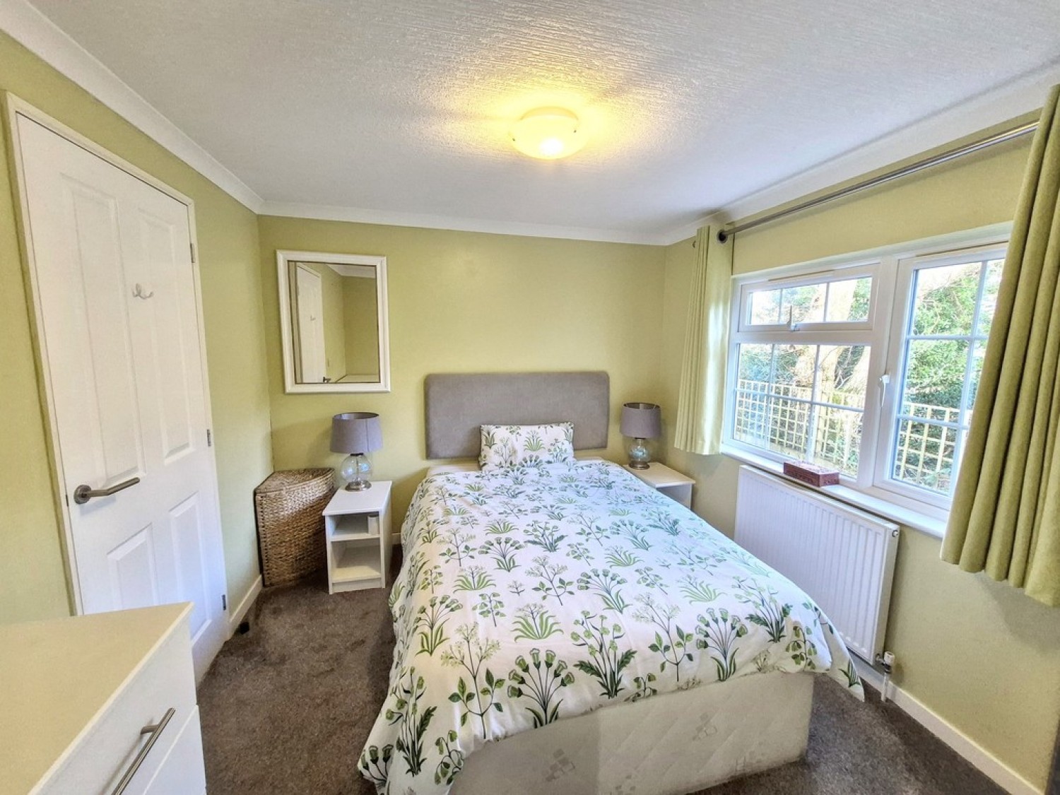 2 bedroom House for Sale Twinbrook Park