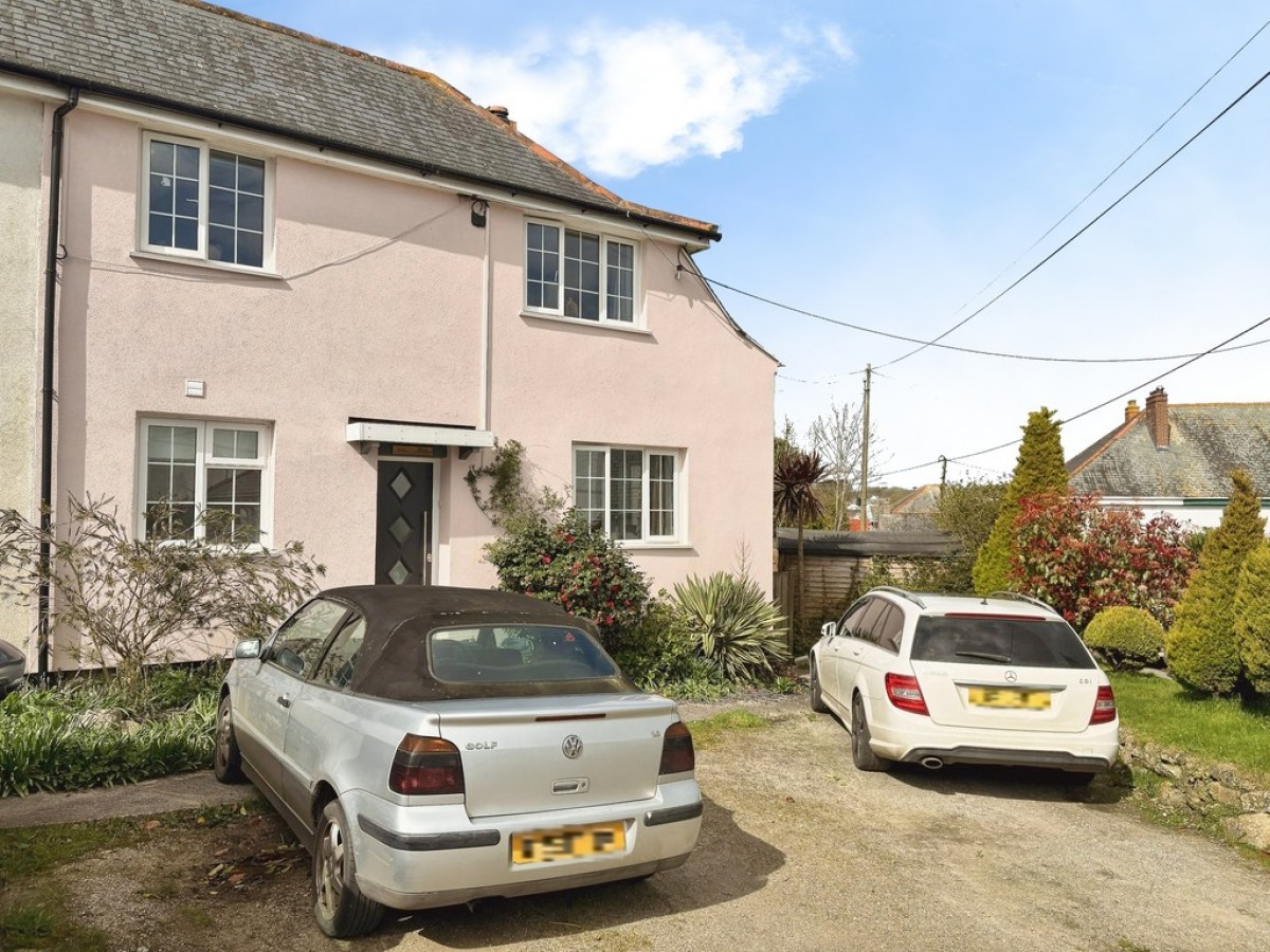 Field Place, Falmouth