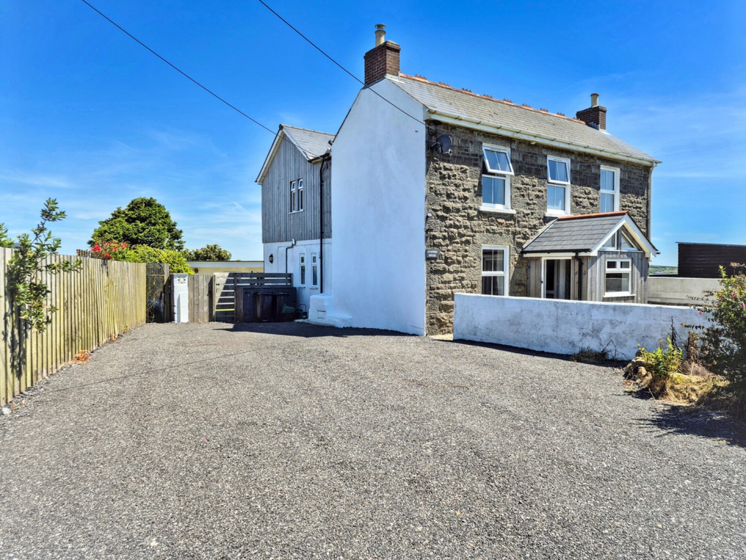 5 bedroom House for Sale Croft Mitchell