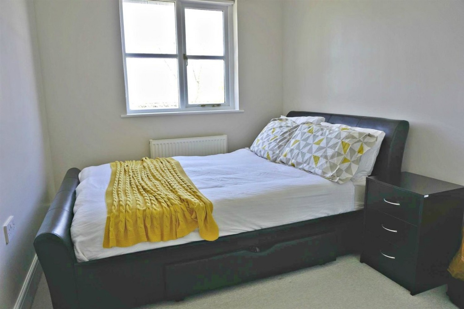 2 bedroom Flat for Sale The Walled Garden