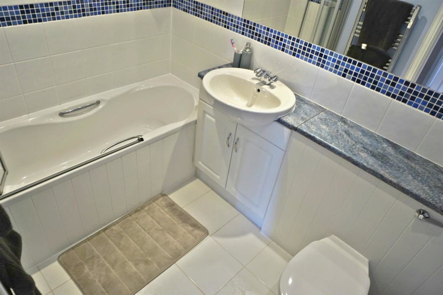 2 bedroom Flat for Sale The Walled Garden