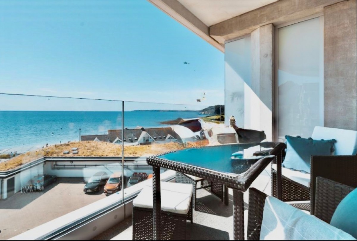 Cliff Road , Falmouth