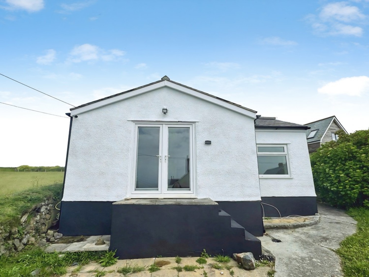 2 bedroom Bungalow for Letting Housel Bay Road, Lizard