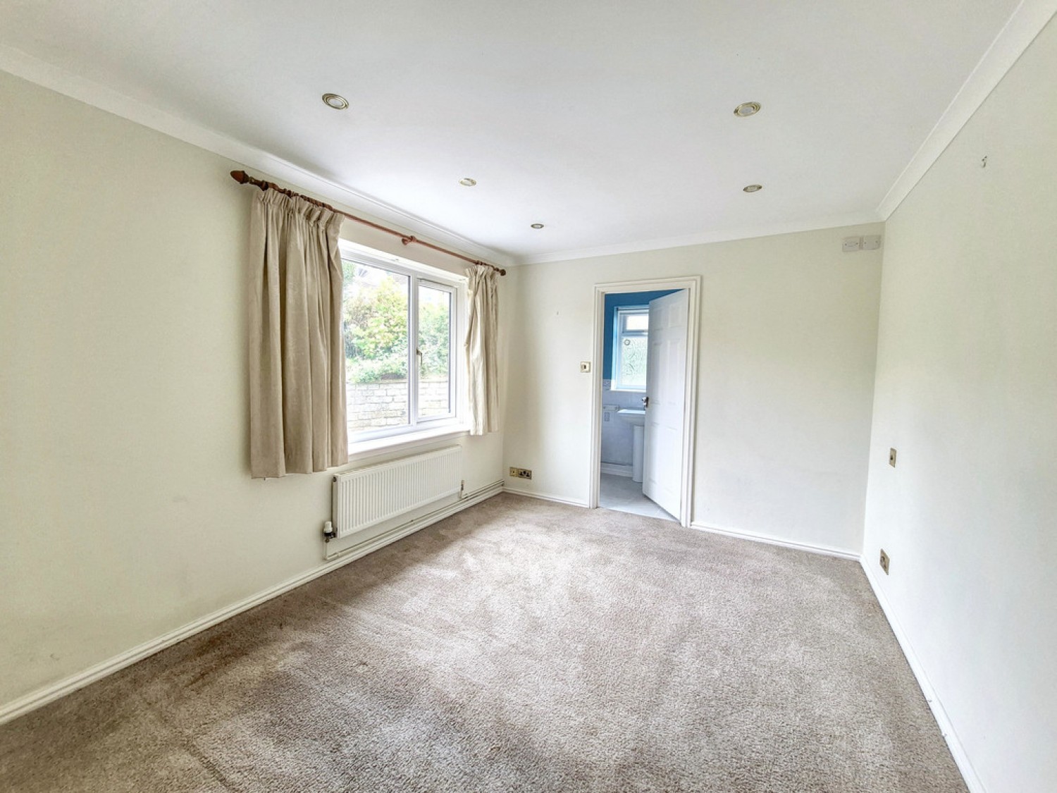 4 bedroom Bungalow for Sale Park Crescent