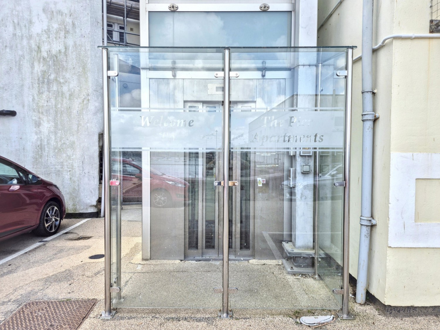 1 bedroom Flat for Sale Prince Of Wales Pier, Falmouth, Cornwall