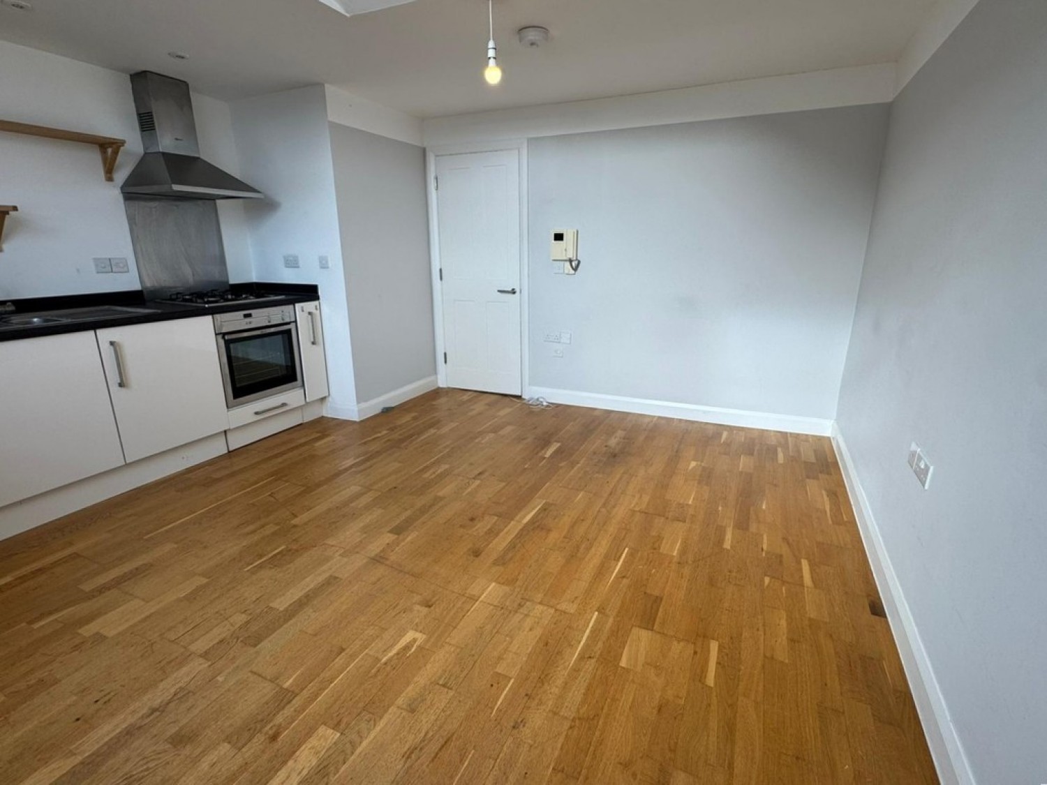 1 bedroom Flat for Sale Prince Of Wales Pier, Falmouth, Cornwall