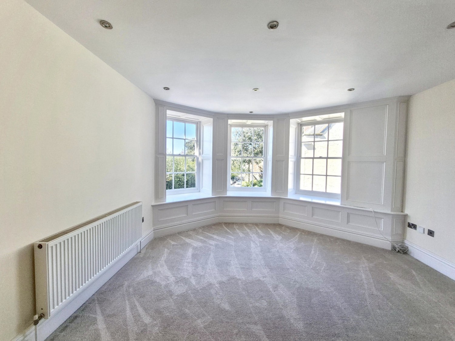 2 bedroom Flat for Sale The Willows, Church Street
