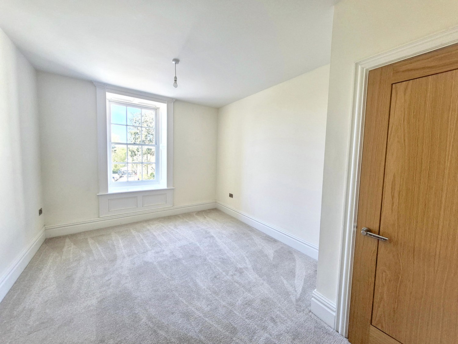 2 bedroom Flat for Sale The Willows, Church Street