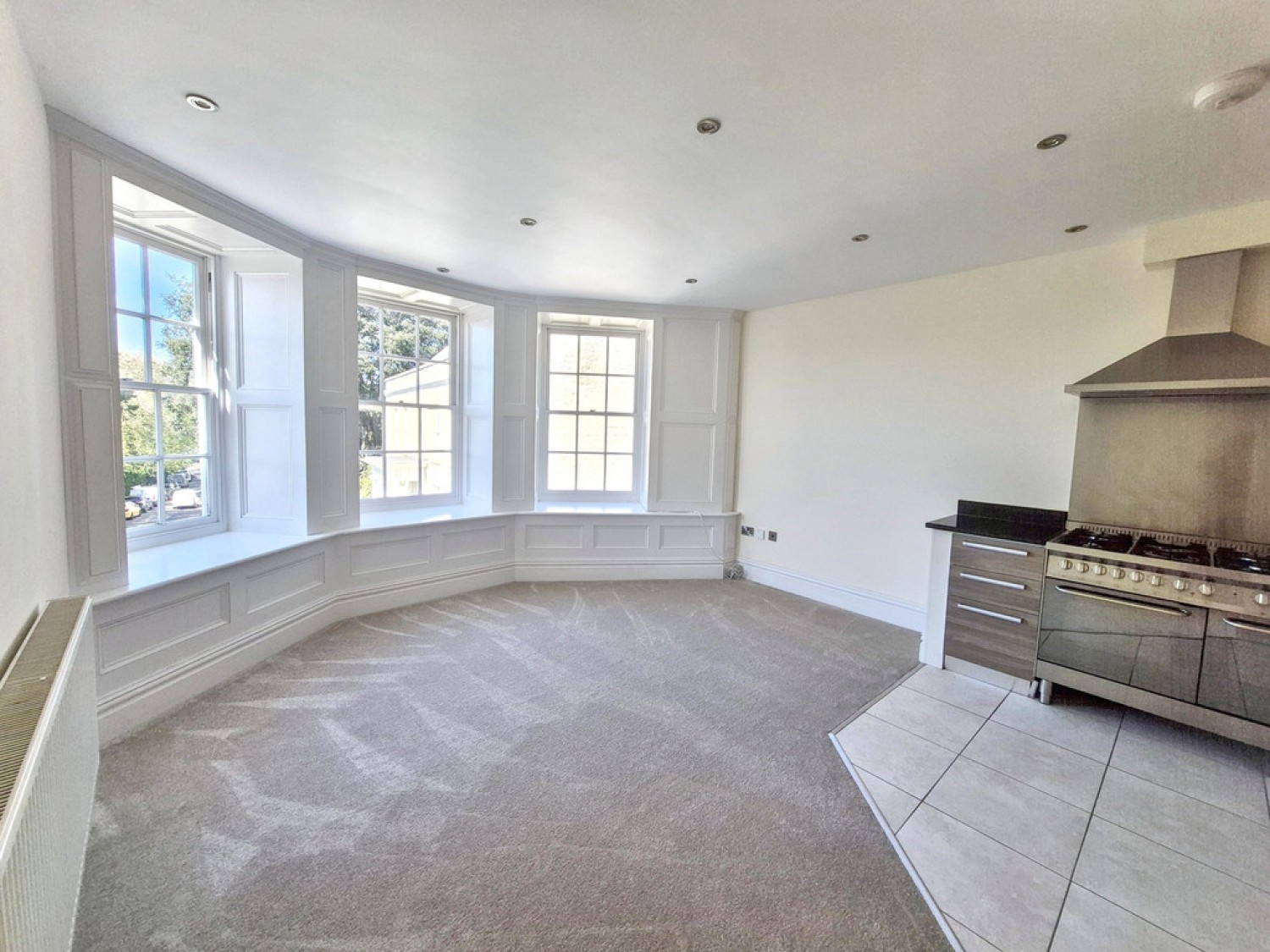 2 bedroom Flat for Sale The Willows, Church Street
