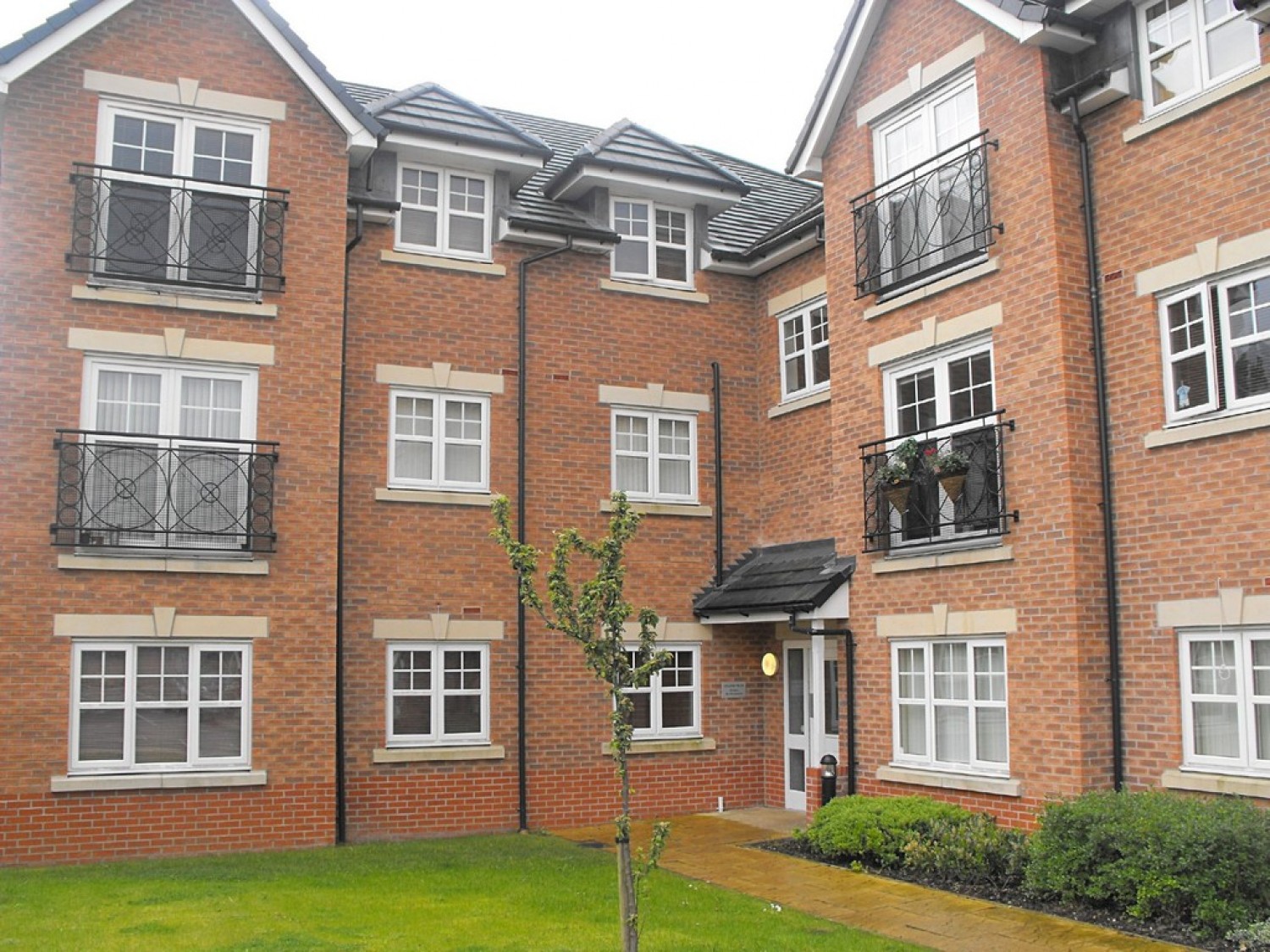 2 bedroom Flat for Letting College Fields, Cronton Lane, Widnes