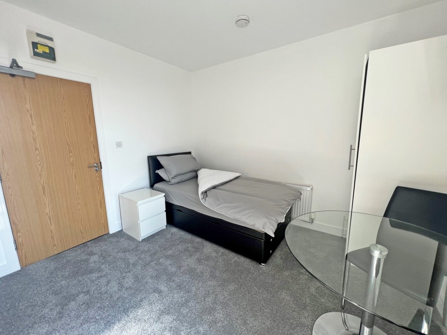 Studio, Victoria Road, Widnes