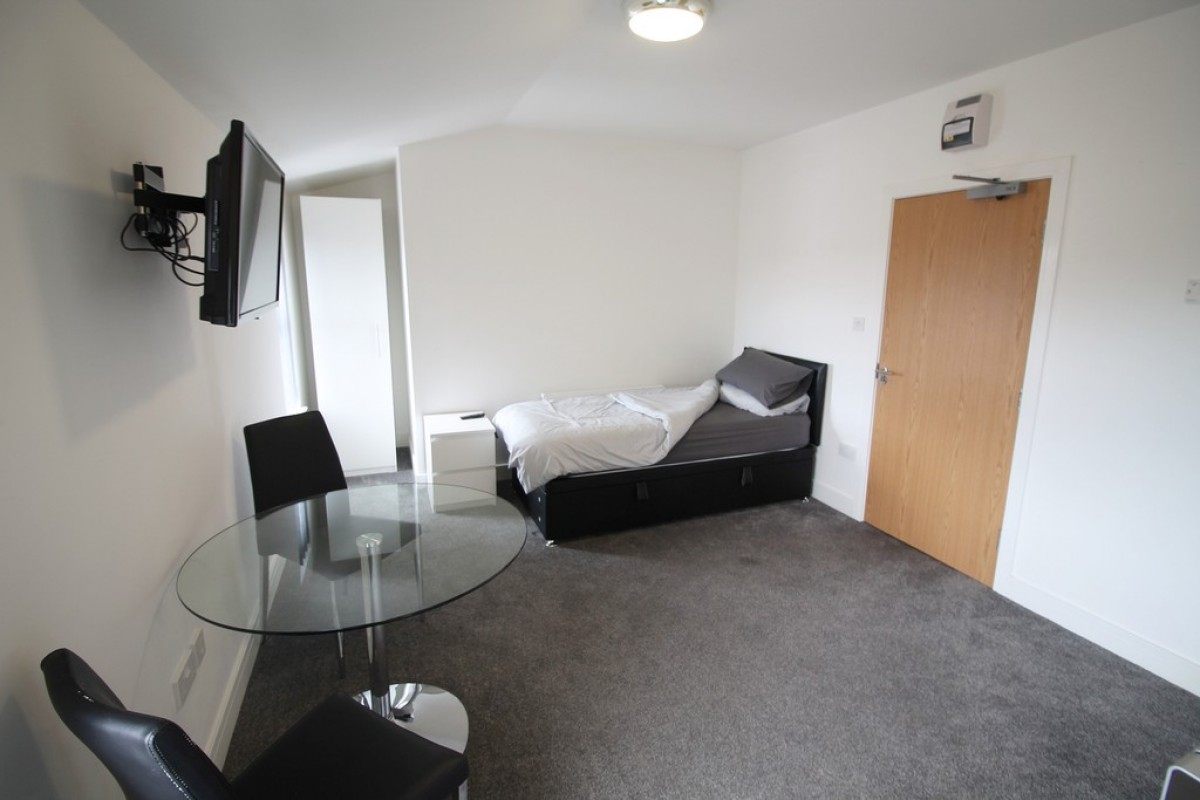 Studio, Victoria Road, Widnes